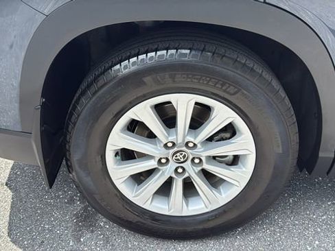 Certified 2024 Toyota Grand Highlander XLE image 11