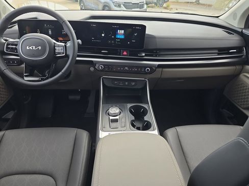 New 2026 Kia Carnival LXS FWD image 12