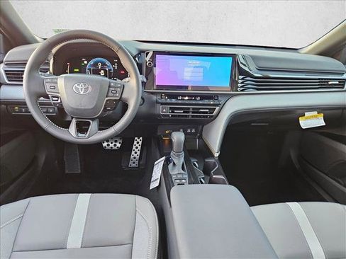 New 2025 Toyota Camry SE image 13
