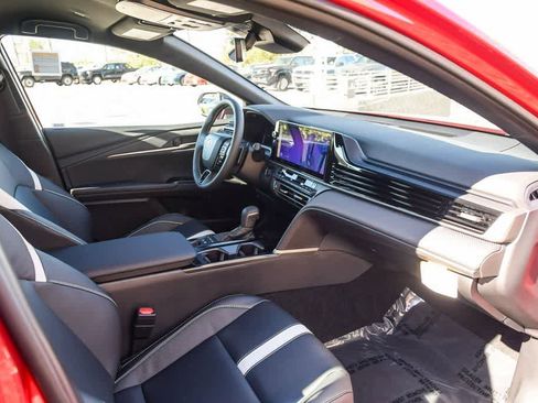 New 2026 Toyota Camry Hybrid FWD image 15