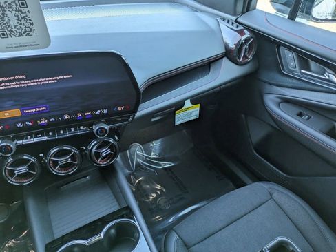 New 2025 Chevrolet Blazer EV RS AWD/4WD image 14