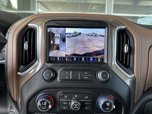 Used 2023 Chevrolet Silverado 2500 High Country w/ Technology Package AWD/4WD image 15