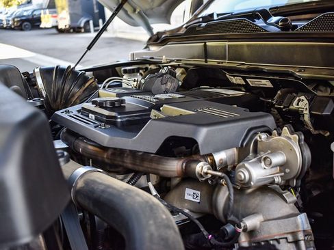 Used 2024 RAM 2500 Laramie w/ Safety Group image 28