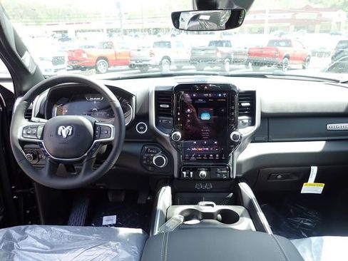 New 2026 RAM 1500 4x4 Crew Cab image 14