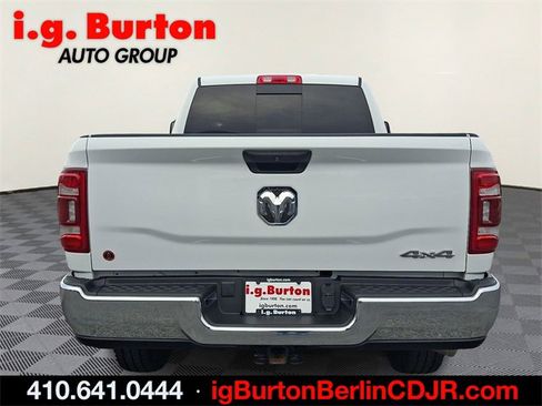 Used 2024 RAM 2500 Tradesman w/ Chrome Appearance Group image 5