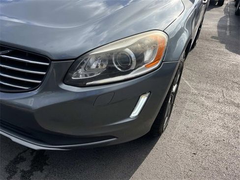 Used 2016 Volvo XC60 T6 Platinum image 9
