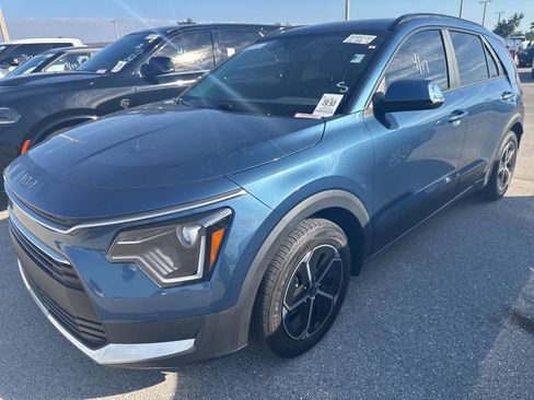 Certified 2024 Kia Niro EX image 7