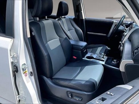 Used 2016 Toyota 4Runner 4WD image 26