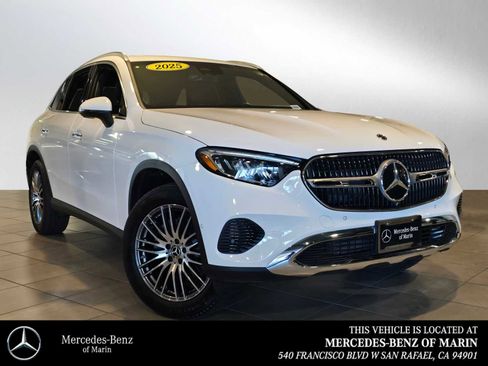 Used 2025 Mercedes-Benz GLC 300 image 1
