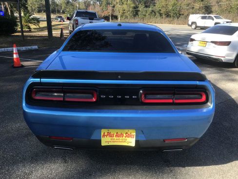 Used 2019 Dodge Challenger SXT w/ Blacktop Package image 5