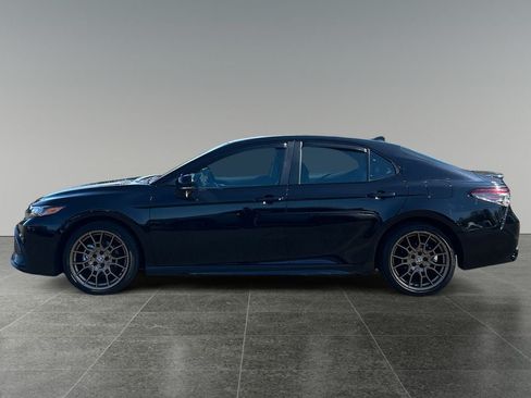 Used 2024 Toyota Camry SE AWD/4WD image 4
