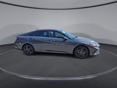 New 2026 Hyundai Elantra SEL Sport Premium FWD image 10