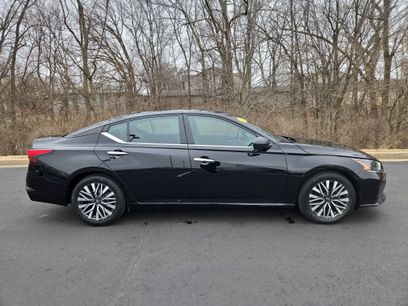 Used 2024 Nissan Altima 2.5 SV