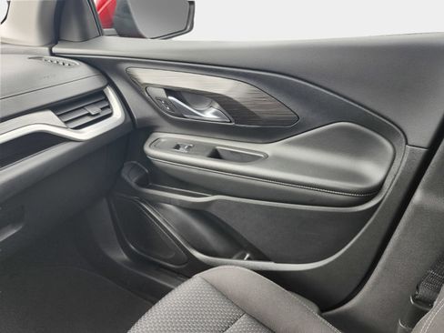 Used 2024 GMC Terrain SLE image 26