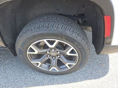 Used 2023 Jeep Wagoneer L Series III w/ Preferred Equipment Group image 11