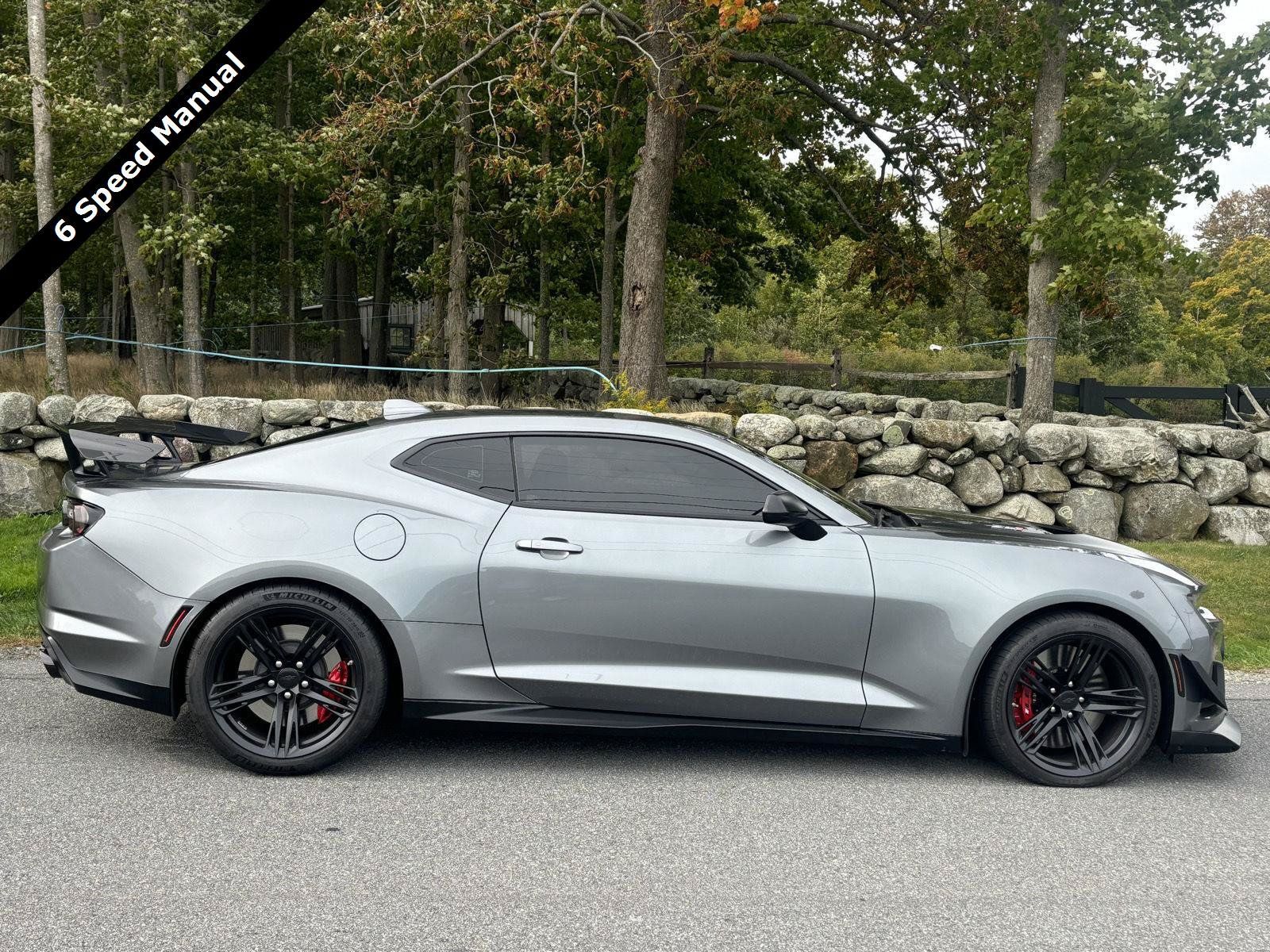 Used 2022 Chevrolet Camaro ZL1 RWD image 2