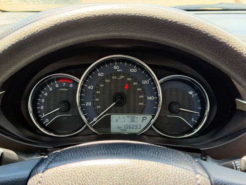 Used 2015 Toyota Corolla LE FWD image 19
