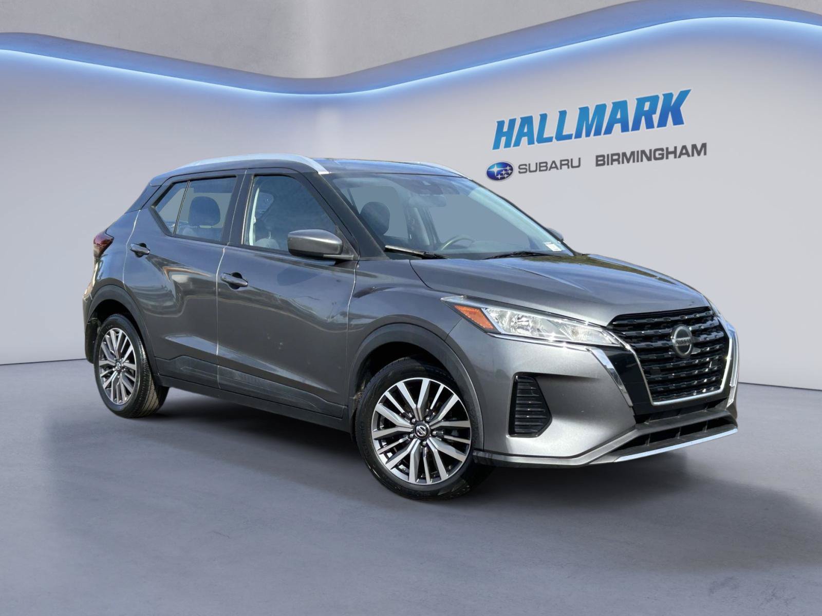 Used 2021 Nissan Kicks SV FWD image 1