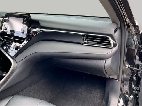 Used 2024 Toyota Camry SE w/ Convenience Package FWD image 17