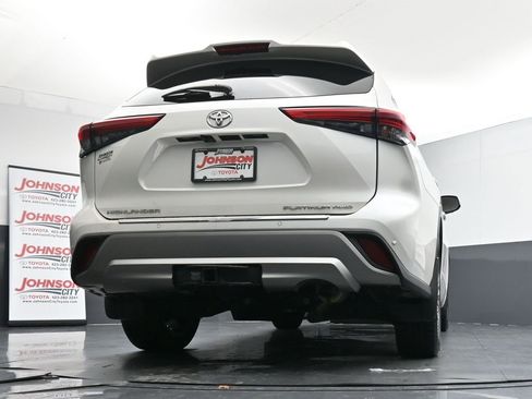 Used 2021 Toyota Highlander Platinum image 46