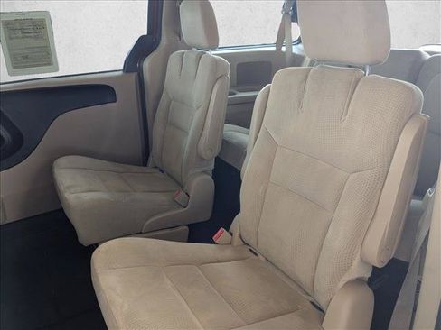 Used 2016 Dodge Grand Caravan SE w/ Quick Order Package 29E SE FWD image 16