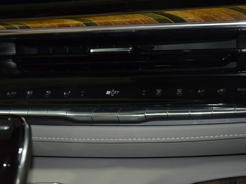 Used 2023 Cadillac Escalade Premium Luxury Platinum image 33