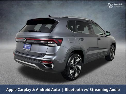 Used 2025 Volkswagen Taos SE AWD/4WD image 11