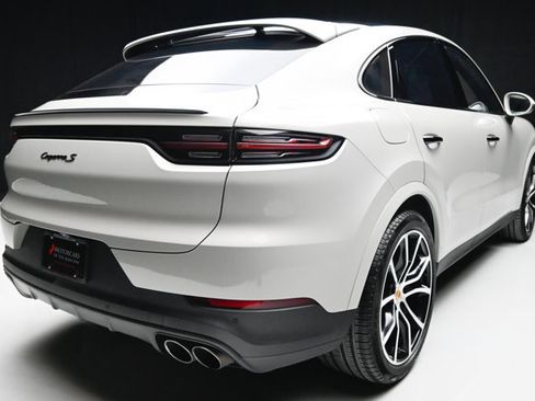 Used 2021 Porsche Cayenne S image 33