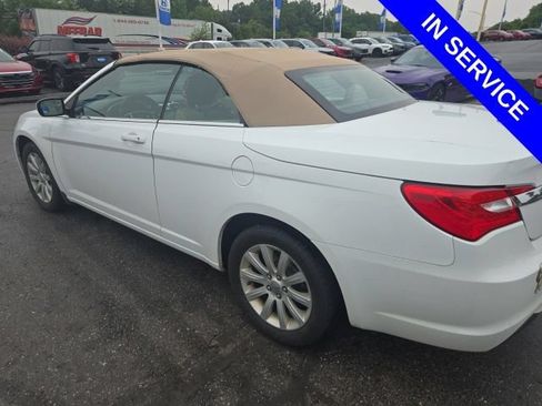 Used 2011 Chrysler 200 Touring w/ Cold Weather Group FWD image 6