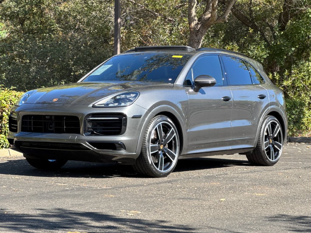 Used 2022 Porsche Cayenne GTS AWD/4WD image 9