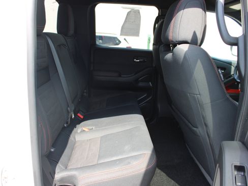 Certified 2022 Nissan Frontier PRO-4X w/ Technology Package AWD/4WD image 11
