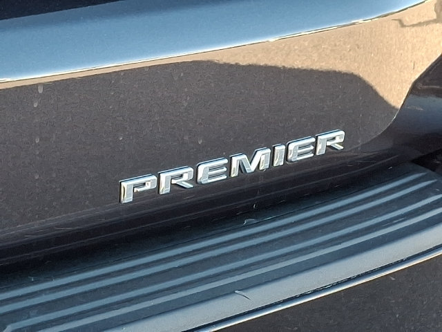Used 2025 Chevrolet Suburban Premier AWD/4WD image 31