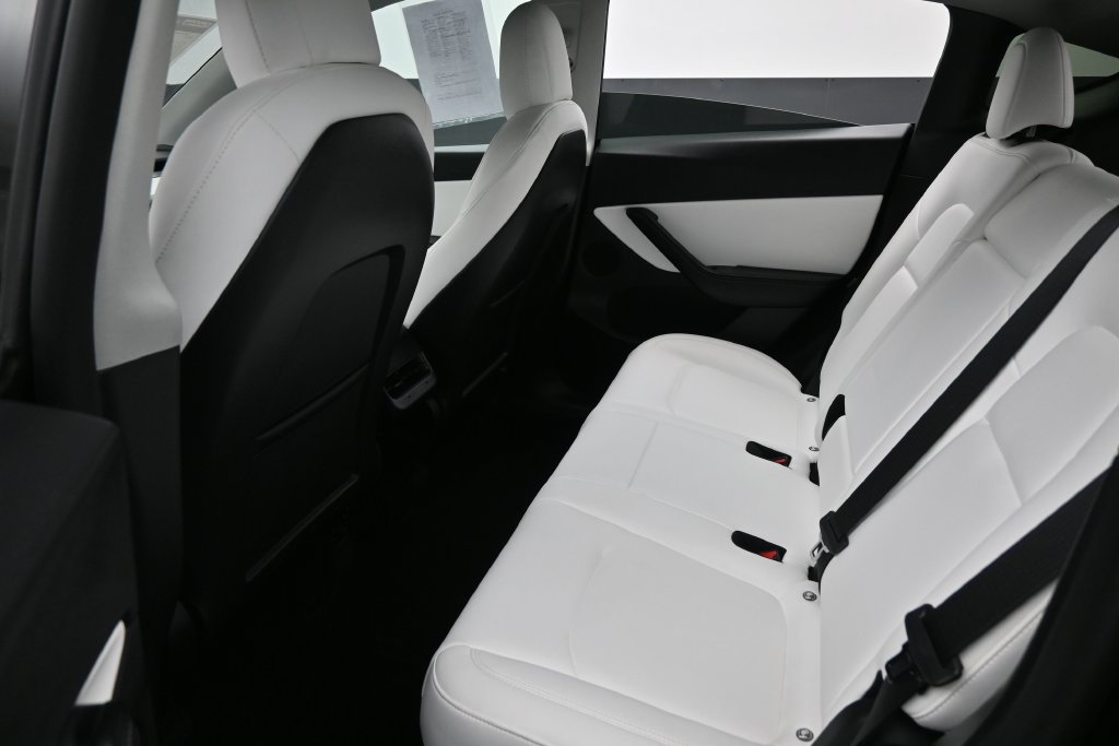 Used 2022 Tesla Model Y Performance AWD/4WD image 24