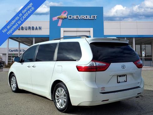Used 2016 Toyota Sienna L image 7