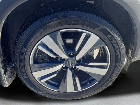 Used 2023 Nissan Rogue SL w/ SL Premium Package image 4