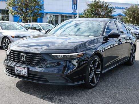 Used 2023 Honda Accord Sport image 3