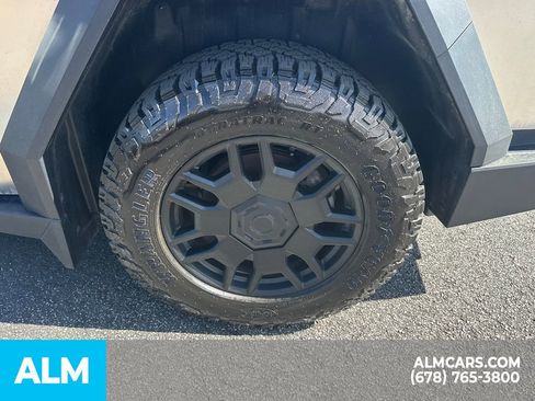 Used 2024 Tesla Cybertruck AWD Crew Cab image 23