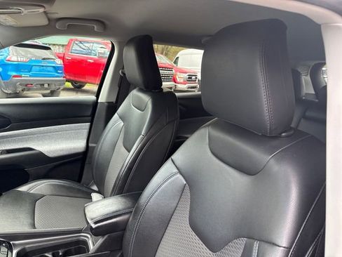 Used 2022 Jeep Compass Latitude w/ Convenience Group AWD/4WD image 10