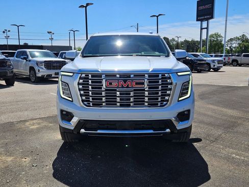 New 2026 GMC Yukon Denali AWD/4WD image 9