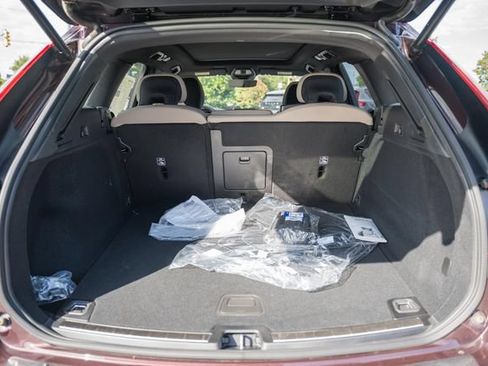 New 2026 Volvo XC60 B5 Plus w/ Protection Package Premier AWD/4WD image 10
