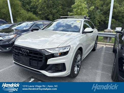 Used 2022 Audi Q8 Premium AWD/4WD image 1