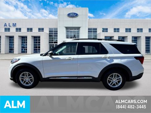 Used 2025 Ford Explorer Active image 10
