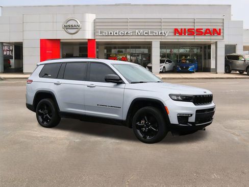 Used 2023 Jeep Grand Cherokee L Limited w/ Luxury Tech Group II image 1