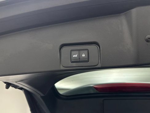 Used 2023 Nissan Rogue SL AWD/4WD image 25