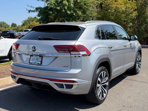 Used 2020 Volkswagen Atlas Cross Sport SEL R-Line AWD/4WD image 7