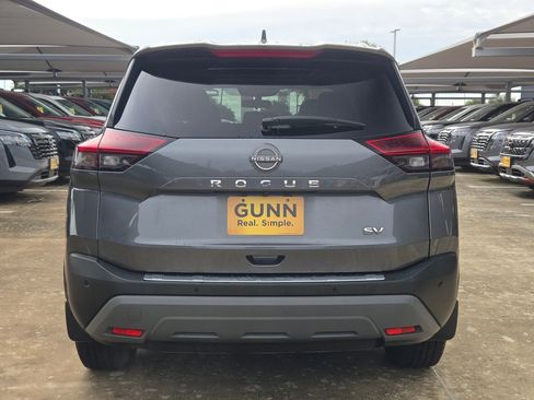 Used 2022 Nissan Rogue SV w/ SV Premium Package FWD image 4
