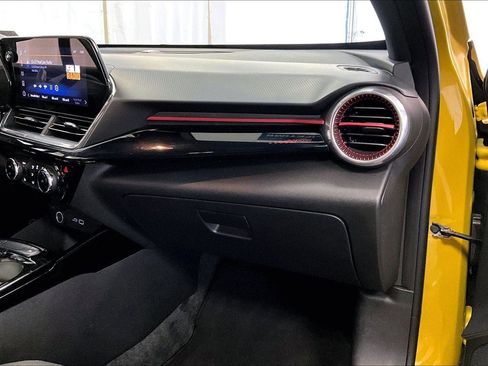 Used 2024 Chevrolet Trax RS w/ Driver Confidence Package image 15