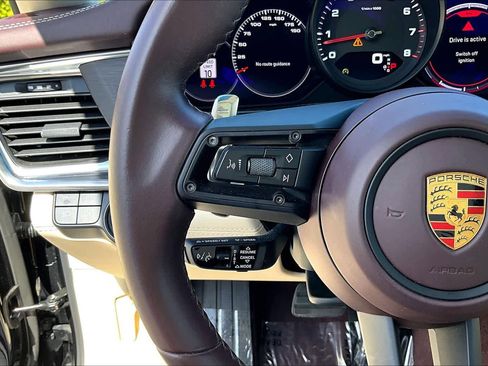 Used 2023 Porsche Panamera image 22