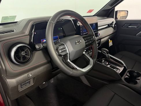 Used 2025 Chevrolet Colorado Z71 w/ Z71 Convenience Package 2 AWD/4WD image 22