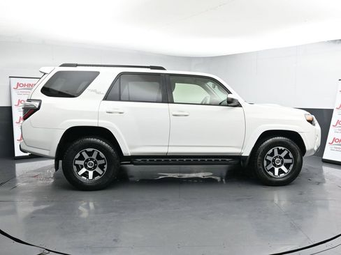 Used 2019 Toyota 4Runner TRD Off-Road image 9